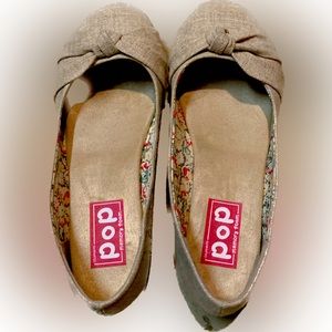 Brand = Pop, Size 8W, Color = Beige, Textile Upper